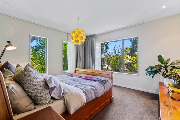 Photo of property in 87 Matipo Road, Mairangi Bay, Auckland, 0630