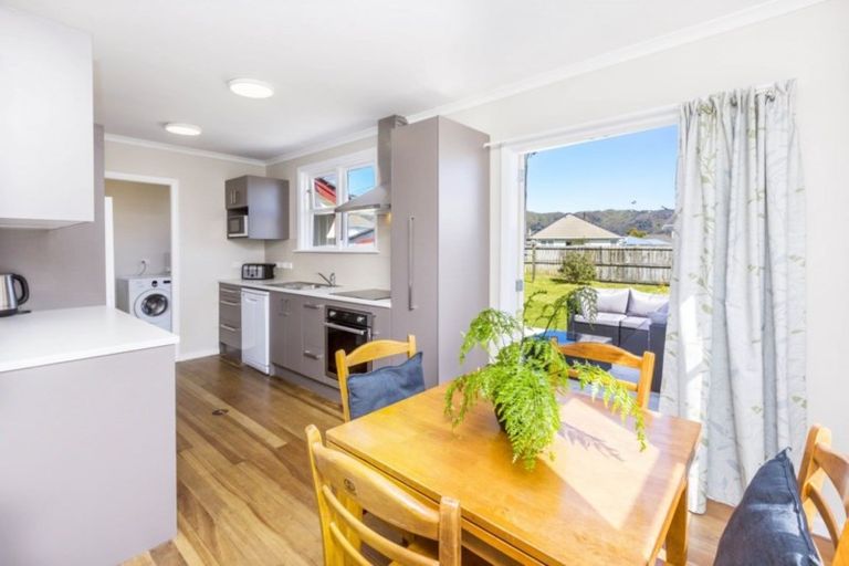 Photo of property in 51 Chapman Crescent, Naenae, Lower Hutt, 5011