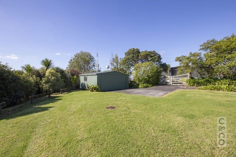 Photo of property in 1 Hawkes Access Road, Waitoki, Silverdale, 0994
