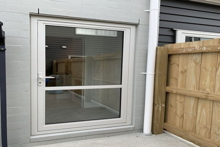 Photo of property in 9 Aviation Street, Takanini, 2112