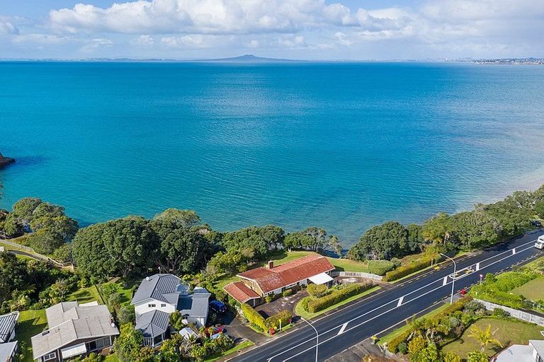 Photo of property in 899 Whangaparaoa Road, Manly, Whangaparaoa, 0930