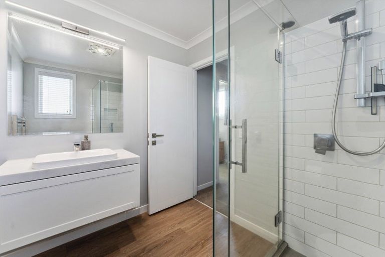 Photo of property in 8 Pukatea Lane, Kinloch, Taupo, 3377