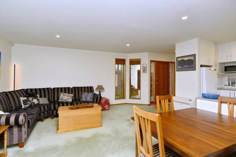Photo of property in 1/5 Winters Road, Redwood, Christchurch, 8051
