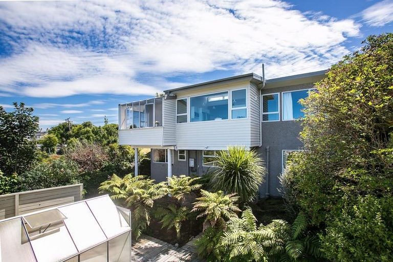 Photo of property in 52 Moana Crescent, Musselburgh, Dunedin, 9013