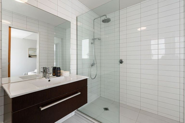 Photo of property in 12/3 Severn Street, Island Bay, Wellington, 6023