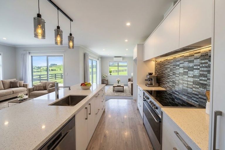 Photo of property in 94 Racecourse Road, Waipawa, 4210
