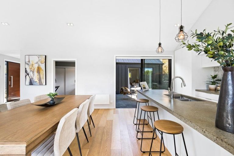 Photo of property in 35 Rannoch Drive, Jacks Point, Queenstown, 9371