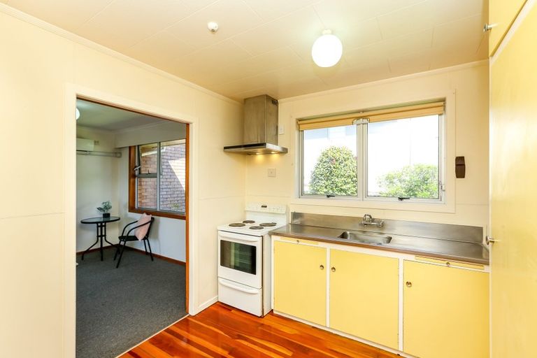 Photo of property in 2/256 Courtenay Street, Strandon, New Plymouth, 4312