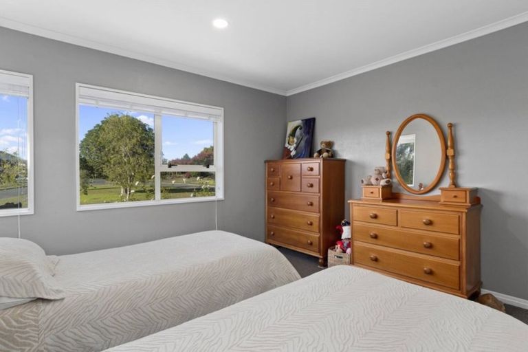 Photo of property in 23 Links View Drive, Omokoroa, 3114