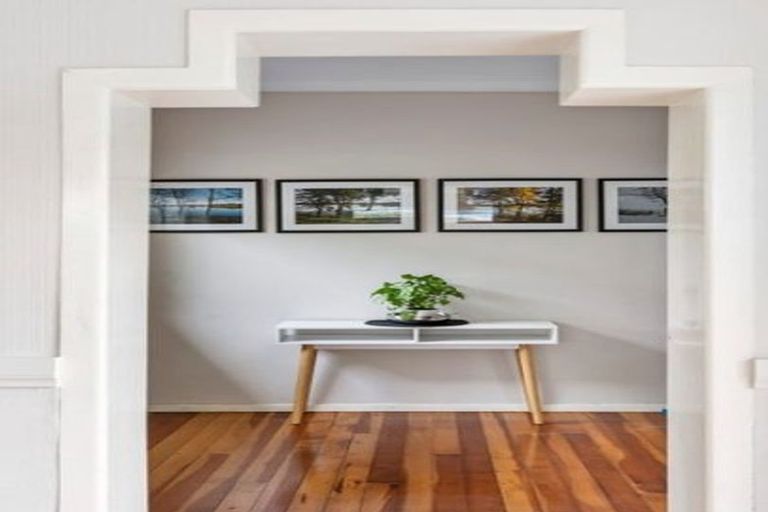 Photo of property in 66 Beach Haven Road, Beach Haven, Auckland, 0626