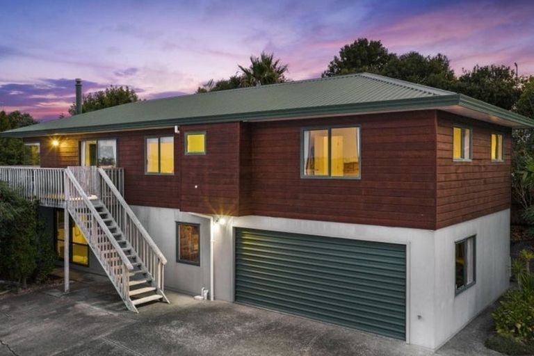 Photo of property in 6 Charlotte Street, Stanmore Bay, Whangaparaoa, 0932
