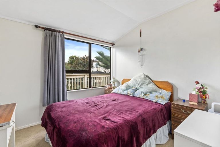 Photo of property in 27 Hale Crescent, Bayview, Auckland, 0629