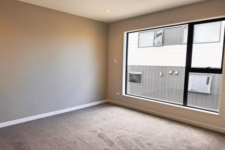 Photo of property in 95d Oreil Avenue, West Harbour, Auckland, 0618