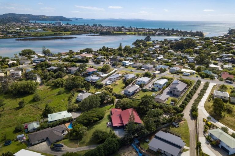 Photo of property in 14c Moffat Road, Red Beach, 0932