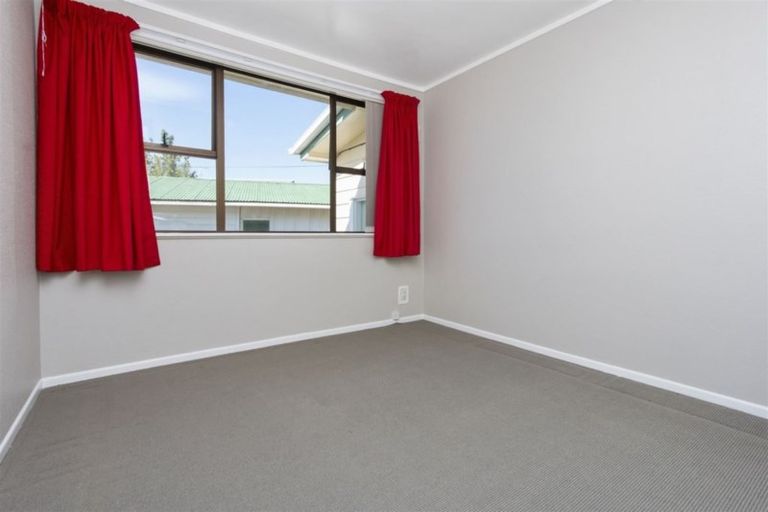 Photo of property in 139 Waimumu Road, Massey, Auckland, 0614