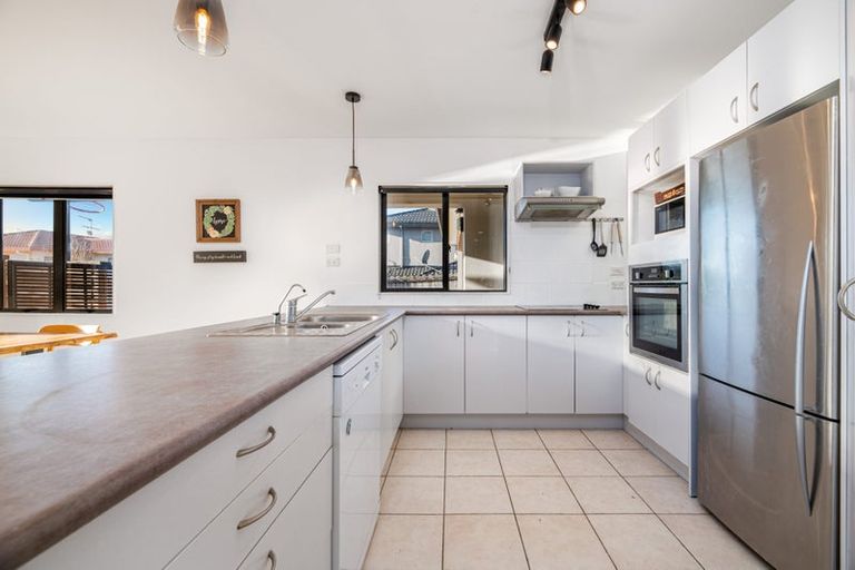 Photo of property in 44 Roy Maloney Drive, Henderson, Auckland, 0612