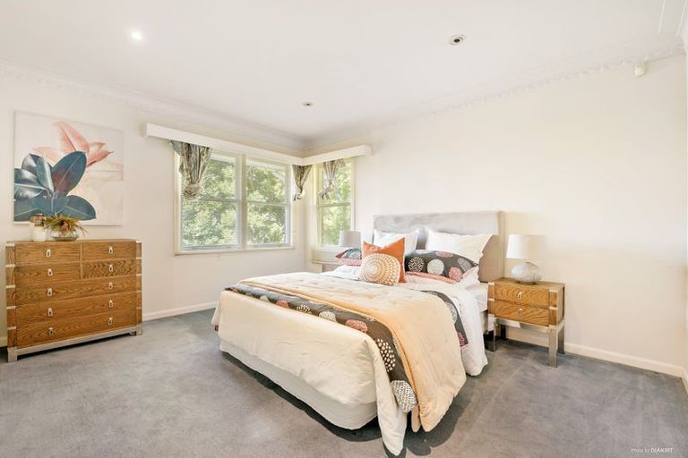 Photo of property in 9 Bank Street, Hillcrest, Auckland, 0627