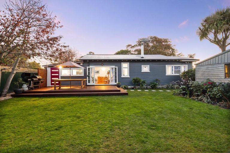 Photo of property in 44 Coopers Road, Dallington, Christchurch, 8061