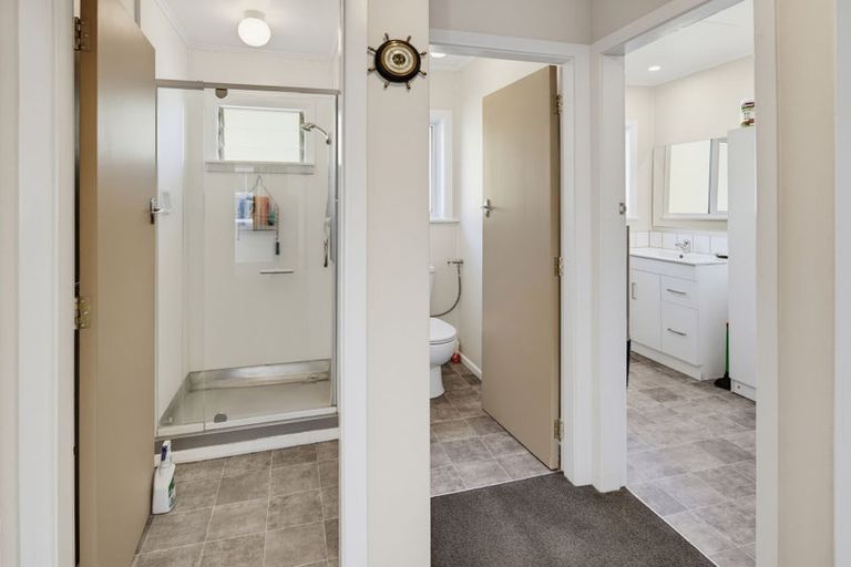 Photo of property in 10 Seaview Crescent, Picton, 7220