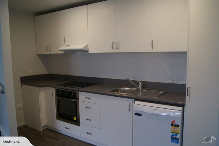 Photo of property in Pirie Street Townhouses, 6/35 Pirie Street, Mount Victoria, Wellington, 6011