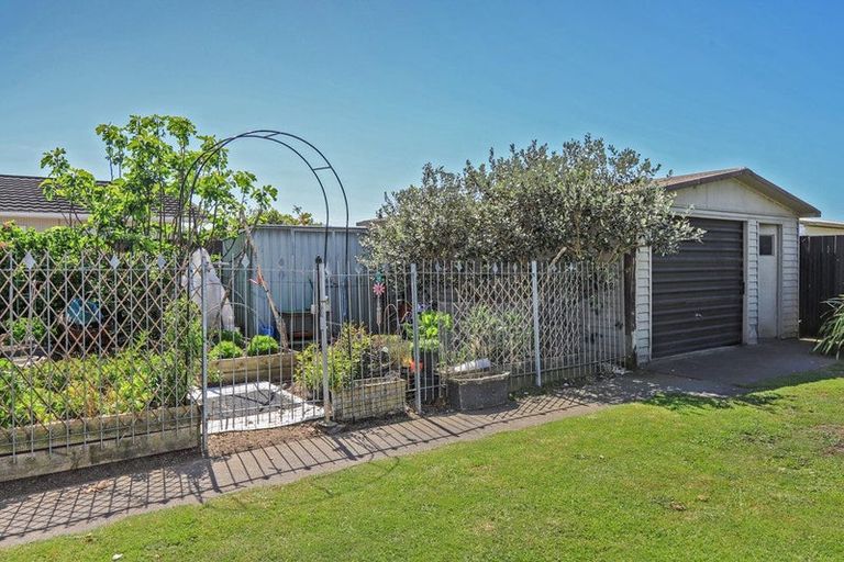 Photo of property in 100 Flaxmere Avenue, Flaxmere, Hastings, 4120