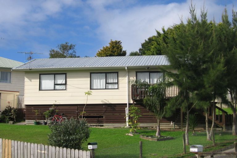 Photo of property in 26 Lilburn Crescent, Massey, Auckland, 0614