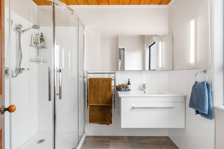 Photo of property in 27 Kawiu Road, Levin, 5510