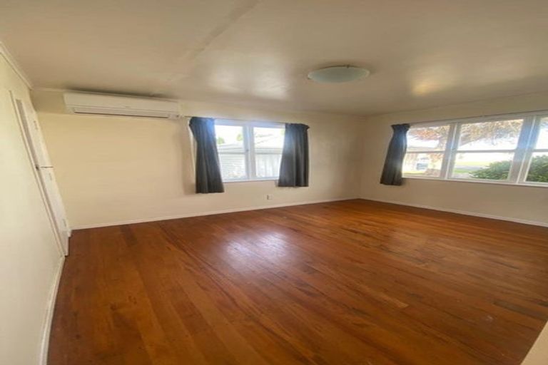 Photo of property in 152 Manuroa Road, Takanini, 2112