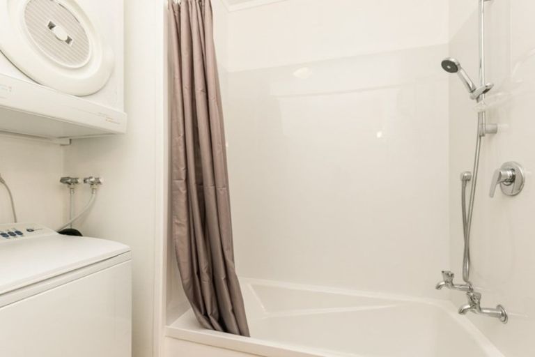 Photo of property in Hobson Court Flats, 34/70 Hobson Street, Thorndon, Wellington, 6011