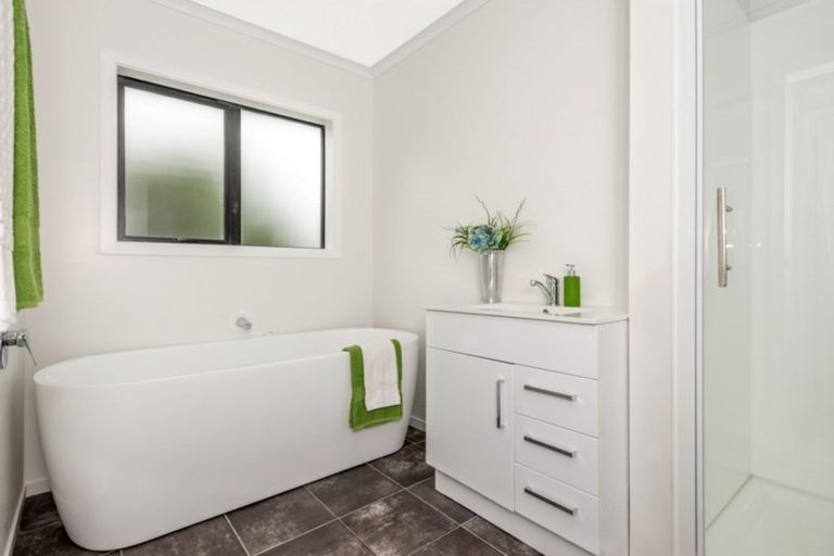 Photo of property in 16a De Lautour Road, Kaiti, Gisborne, 4010