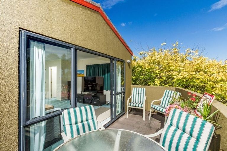 Photo of property in 1/22 Arcadia Crescent, Bayview, Auckland, 0629