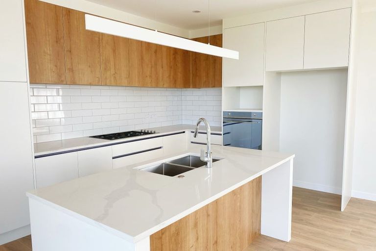 Photo of property in 37b Forrest Hill Road, Milford, Auckland, 0620