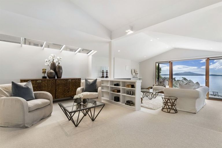 Photo of property in 1/3 Beach Road, Northcote Point, Auckland, 0627