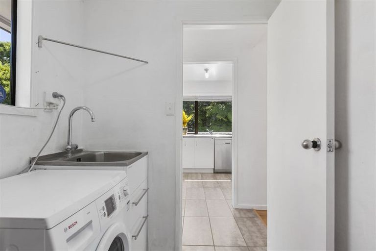 Photo of property in 50 Robbies Road, Shelly Park, Auckland, 2014