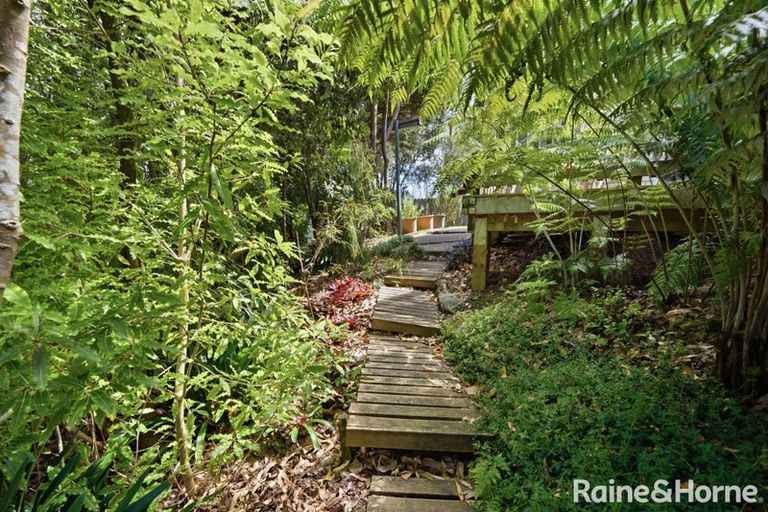 Photo of property in 18 Nirmal Place, Sunnyvale, Auckland, 0612