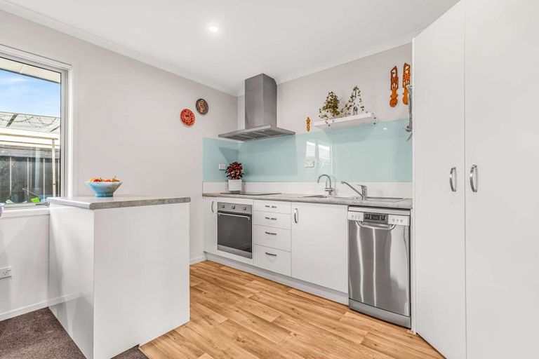 Photo of property in 5 Lance Way, Papamoa, 3118