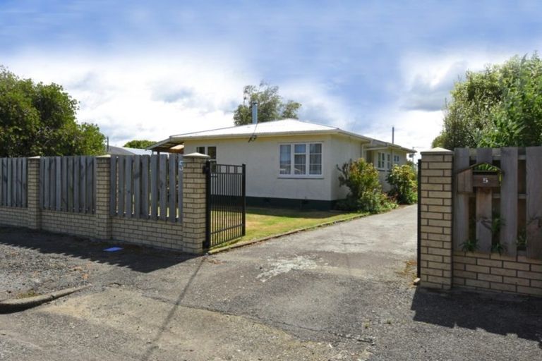 Photo of property in 5 Strasbourge Street, Martinborough, 5711