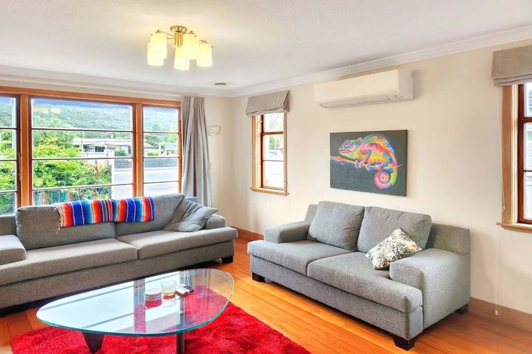 Photo of property in 279 Fergusson Drive, Heretaunga, Upper Hutt, 5018