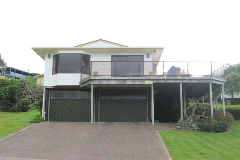 Photo of property in 216 Russell Bruce Place, Onemana, Whangamata, 3691