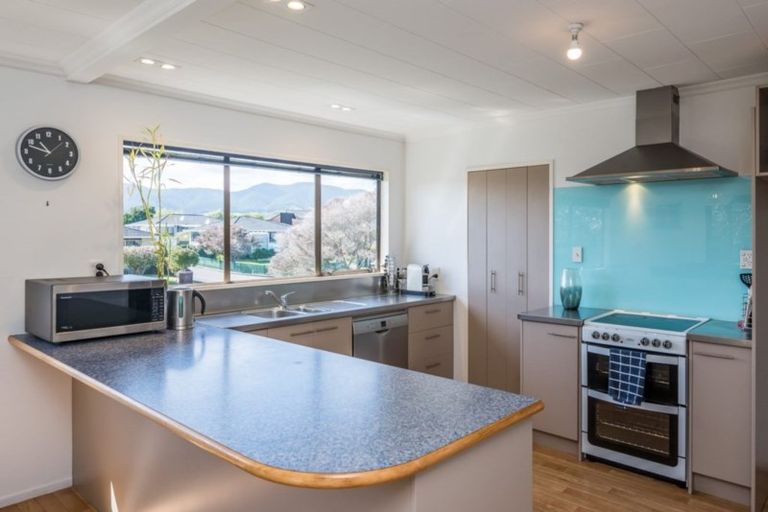 Photo of property in 7 Anaru Street, Raumati Beach, Paraparaumu, 5032