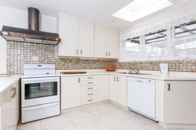 Photo of property in 202 Royal Road, Massey, Auckland, 0614