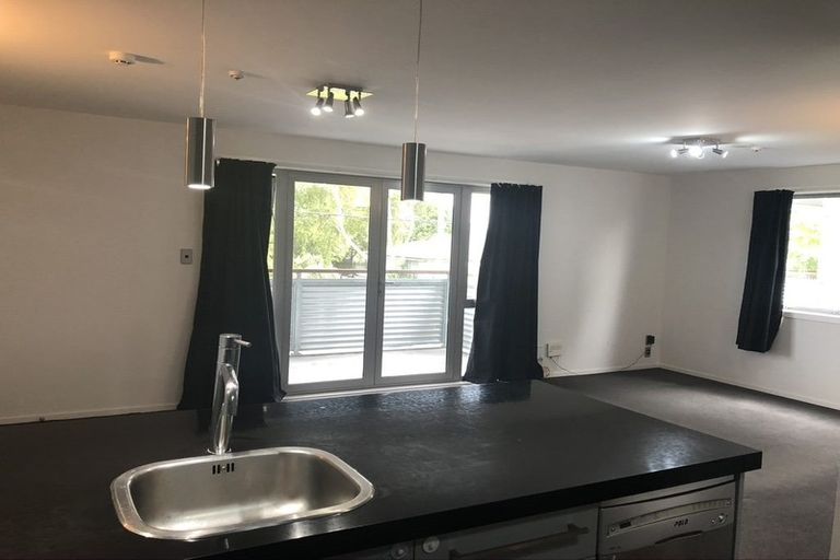 Photo of property in 10/16 Hutcheson Street, Sydenham, Christchurch, 8023
