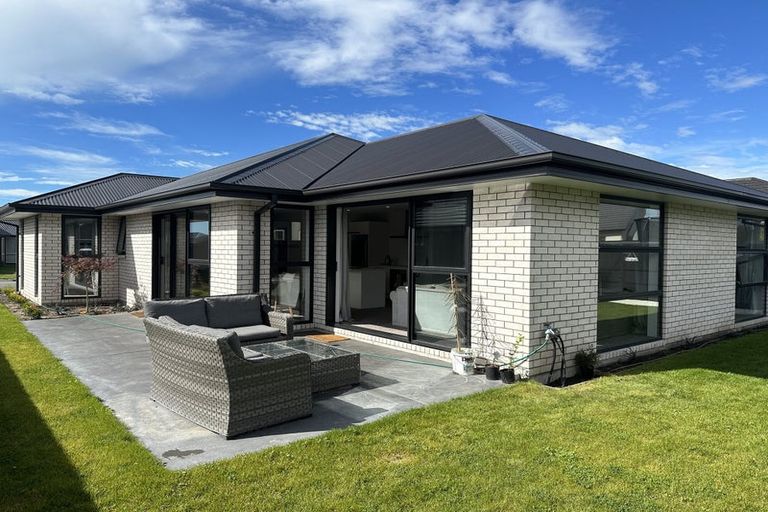 Photo of property in 9 Selfe Crescent, Burwood, Christchurch, 8083
