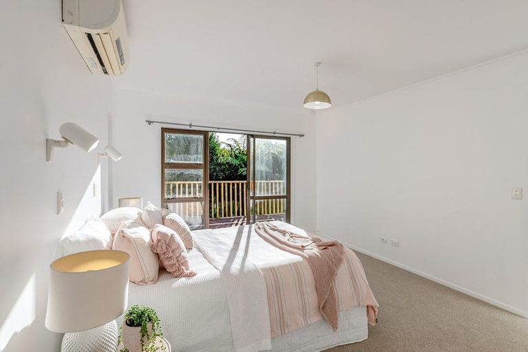 Photo of property in 16 Huia Street, Waikanae, 5036