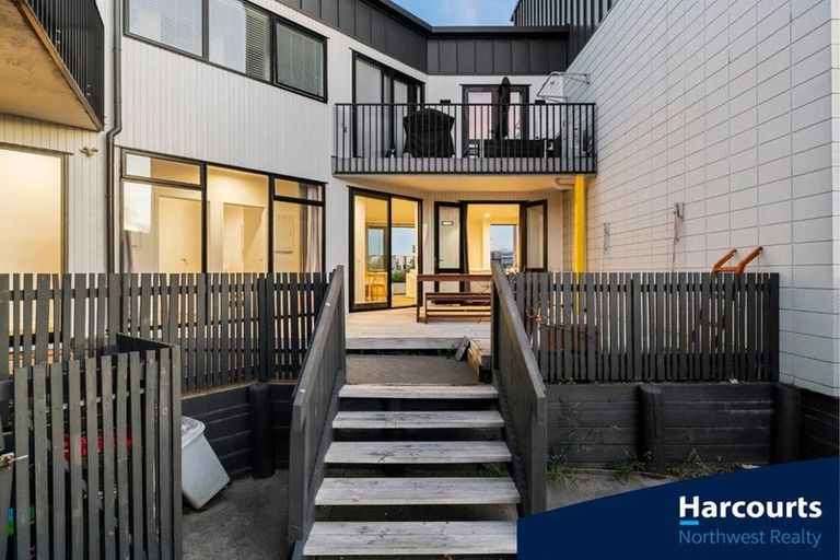 Photo of property in 284 Hobsonville Point Road, Hobsonville, Auckland, 0616