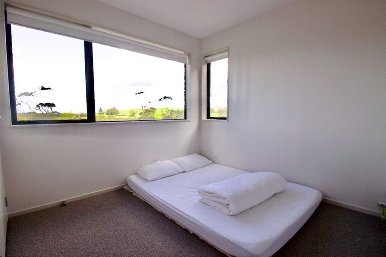 Photo of property in 15 Longshore Drive, Long Bay, Auckland, 0630