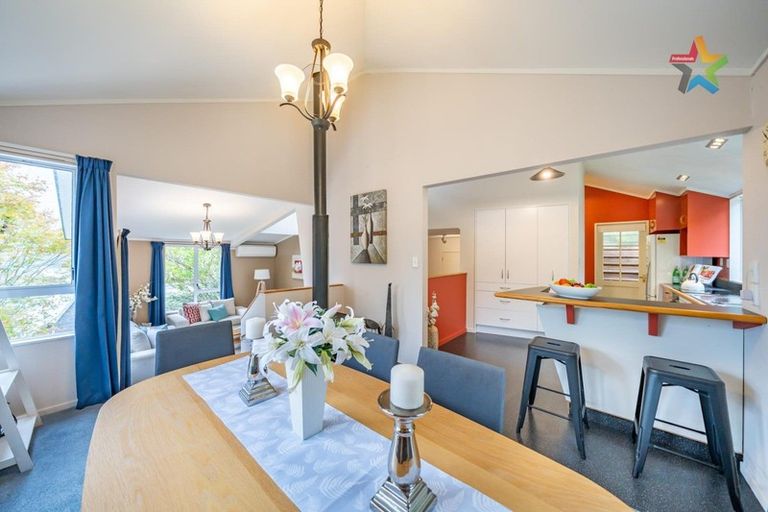 Photo of property in 117 Tirohanga Road, Tirohanga, Lower Hutt, 5010