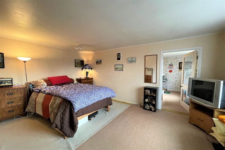 Photo of property in 7 Burns Street, Owaka, 9535