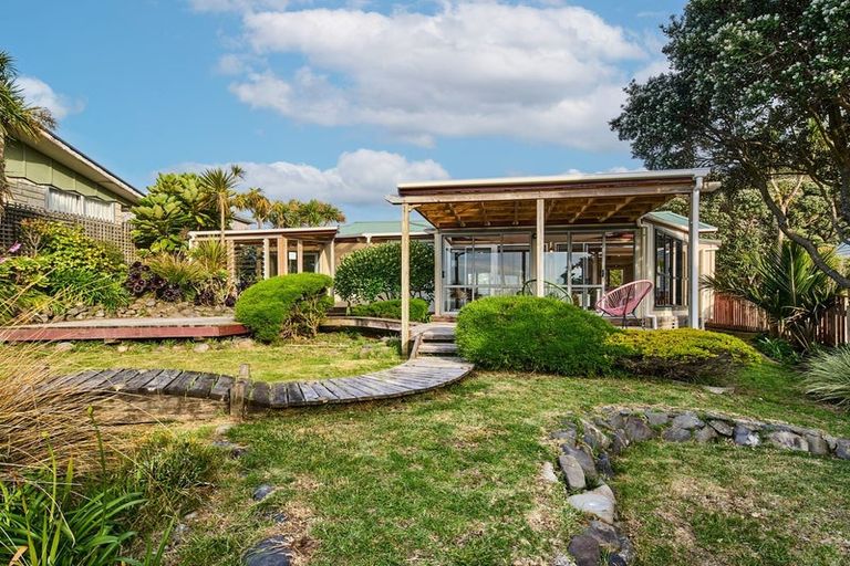 Photo of property in 83 Wellington Road, Paekakariki, 5034