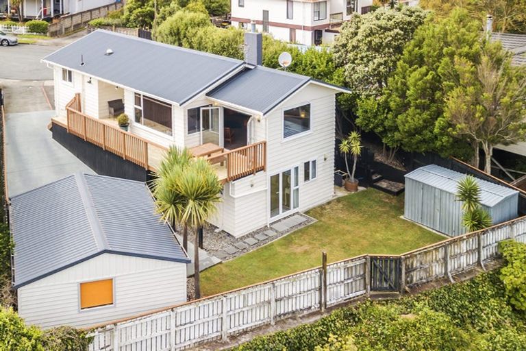 Photo of property in 8 Ash Grove, Ranui, Porirua, 5024